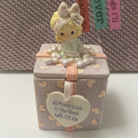 2003 Precious Moments, For Mom, Mom’s love is the Best Gift of all. - Picture 7 of 8